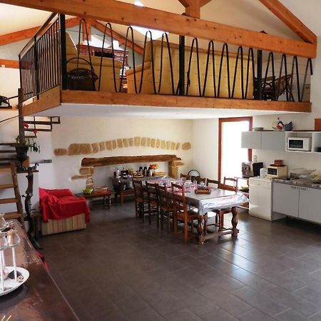 Maison D'Hotes Des 2 Chenes Bessenay Exterior photo
